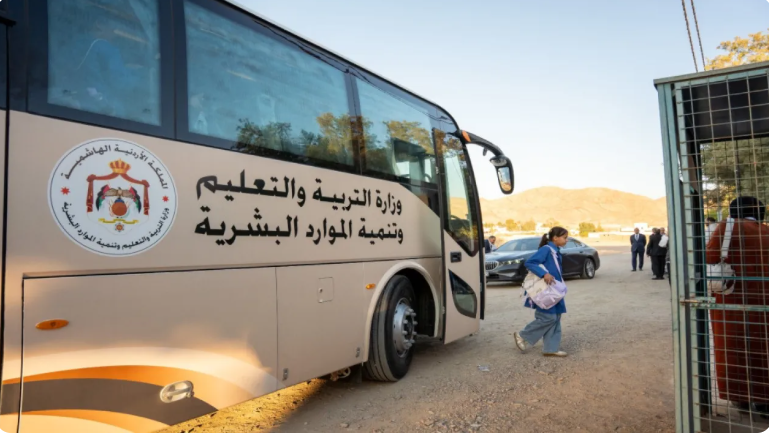 التربية: النقل المدرسي المجاني أسهم بالحد من نسب التسرب وغياب الطلبة