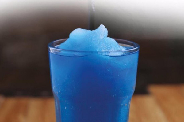 طريقة عمل عصير السلاش الأزرق