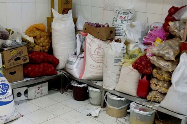 مصادرة 6 أطنان من المواد الغذائية الفاسدة بمكة المكرمة