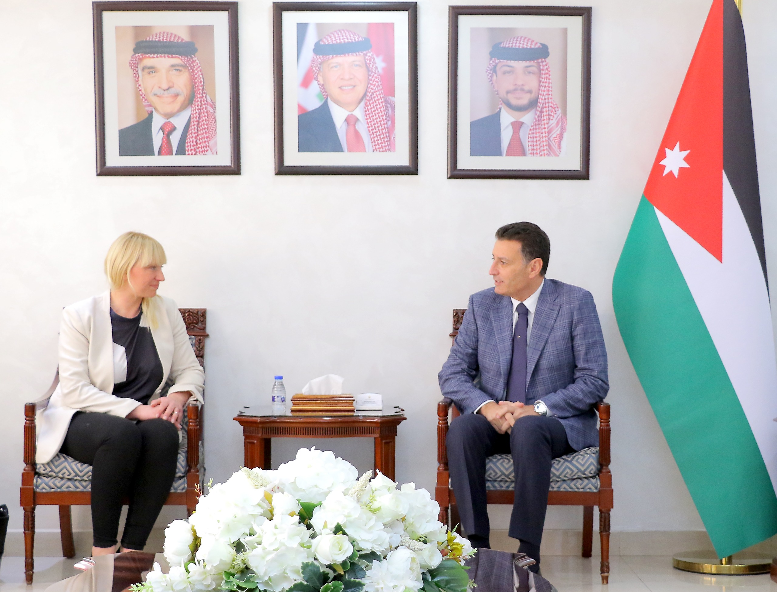 الصفدي ومفوضة حقوق الإنسان الألمانية يؤكدان على ضرورة وقف الحرب على غزة