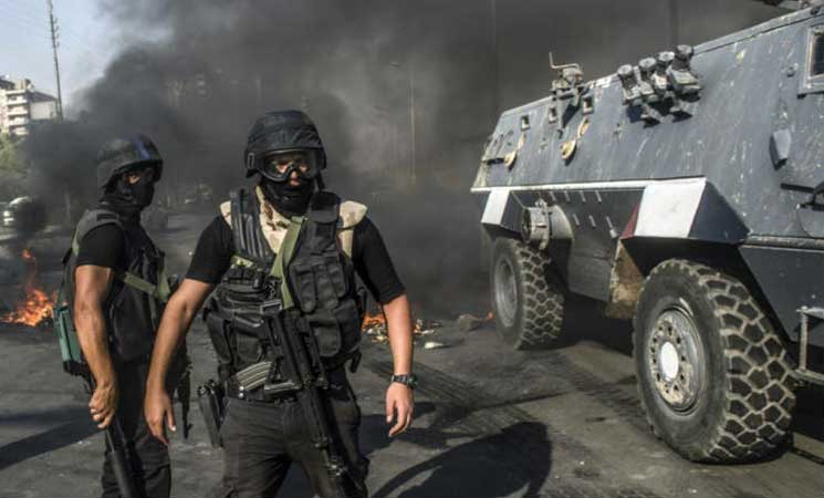 مقتل خمسة من قوات الأمن المصرية بانفجار مدرعة في سيناء