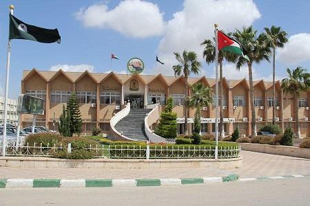 اليرموك تبتعث 63 طالبا إلى جامعات عالمية