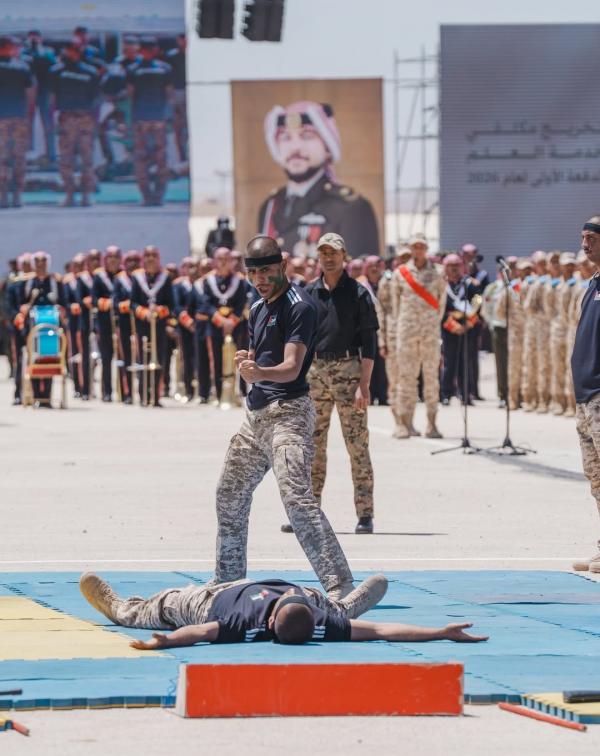 رئيس الوزراء عن تخرج مكلفي خدمة العلم: البرنامج مستمر لدفعات من شبابنا