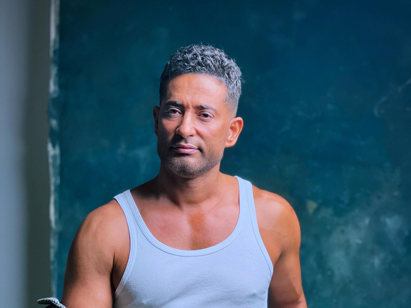 عمرو سعد يتراجع عن اعتزال الدراما ويتواجد رسمياً في رمضان 2027