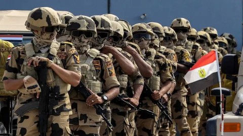 تخوفات إسرائيلية من حشد عسكري مصري في سيناء وقلق من انهيار الحدود مع غزة ..  التوتر يتصاعد بين "تل أبيب" والقاهرة
