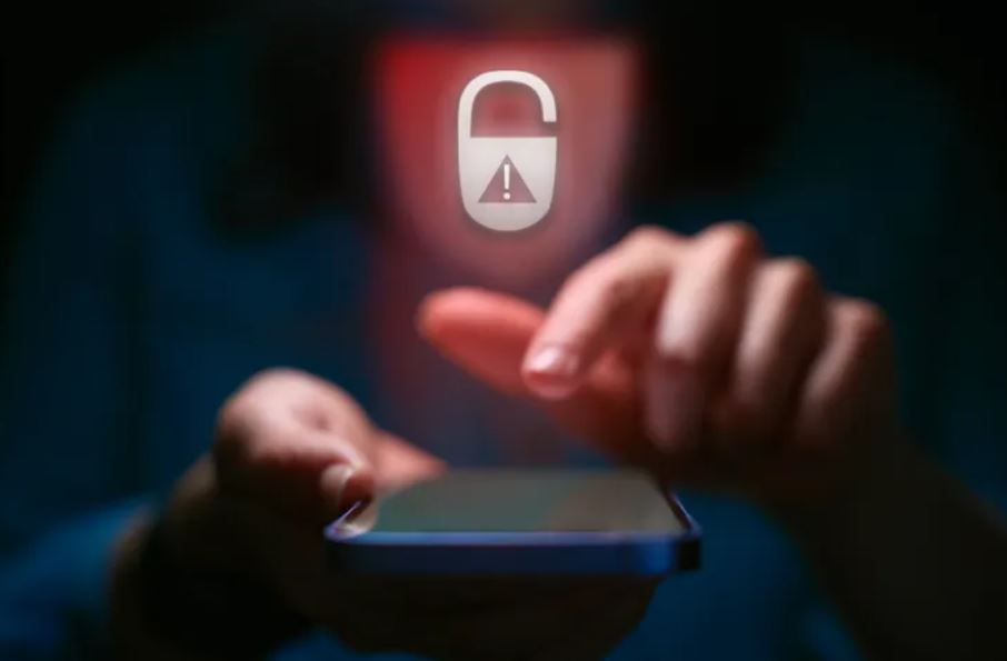 تحدثت عن منتج فظهر لك؟ ..  هذه حقيقة تجسس الهواتف علينا