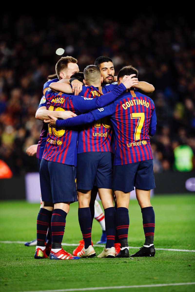 بالصور  ..  برشلونة يكتسح إيبار وميسي يصل إلى الهدف رقم "400"