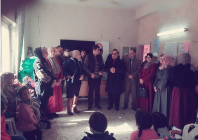 لجنة الشباب النيابية توزع كسوة لأطفال أيتام وفقراء