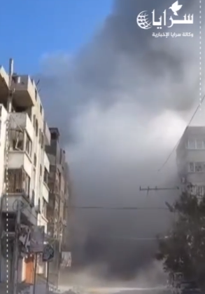 بالفيديو ..  شاهد لحظة قصف منزل في حي الزيتون بقطاع غزة 