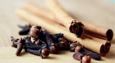 فوائد القرنفل مع القرفه للصحة العامة وللمرأة وطريقة تحضير المشروب