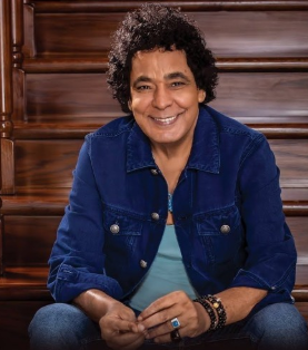 محمد منير ينتهي من تسجيل 3 أغنيات استعدادًا لطرح ألبومه