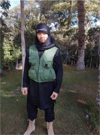 بالصور  ..  ممثل عربي شهير متهم بالانضمام إلى "داعش" ..  وهذا ردّه
