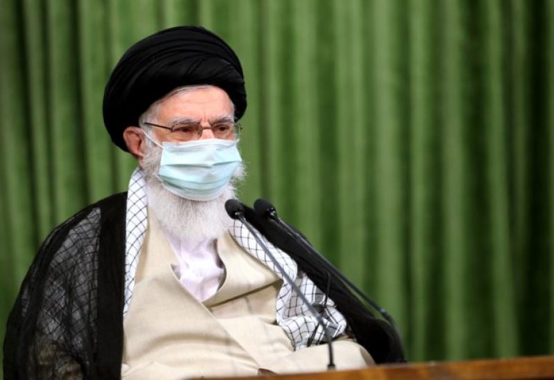 أنباء عن تدهور صحة خامنئي وتسليم صلاحياته إلى نجله