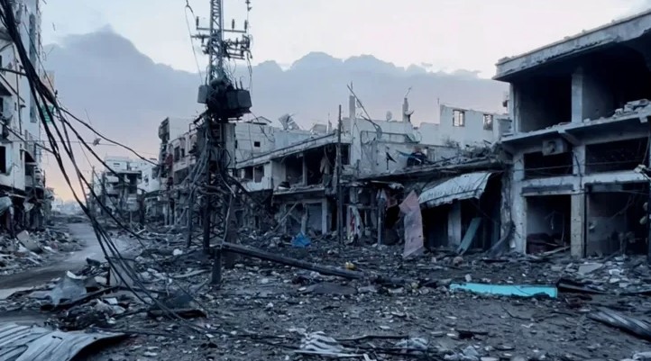 بالفيديو  ..  شوارع خانيونس تخلو من الناس وتعج بأصوات الرصاص 