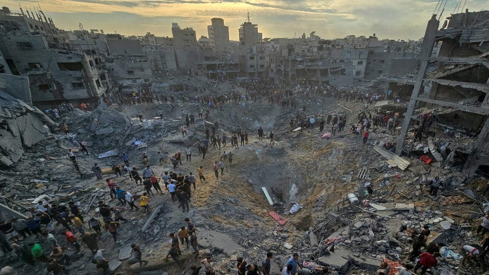 مفوض حقوق الانسان في الأمم المتحدة: الحرب في غزة "برميل بارود" قد يؤدي إلى حرب أوسع
