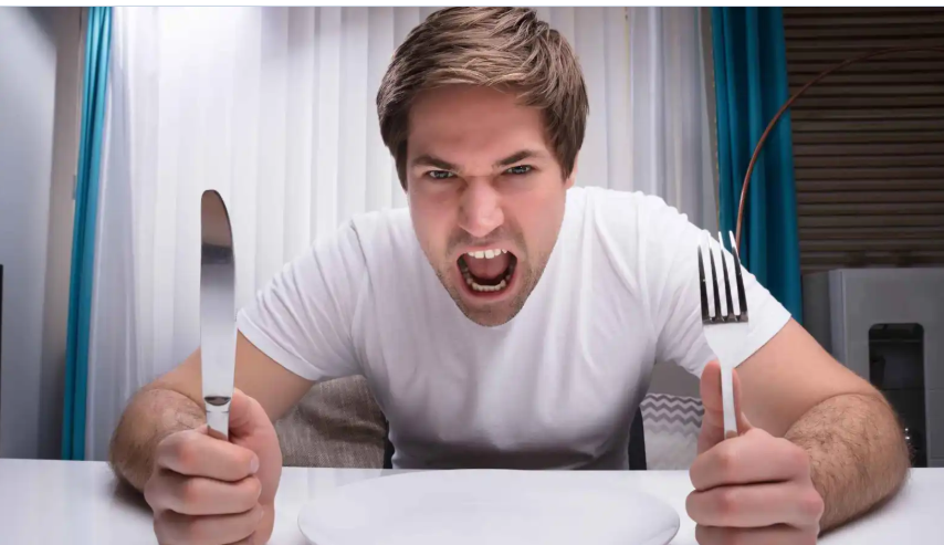 لماذا يتحول الجوع إلى غضب مفاجئ؟ 