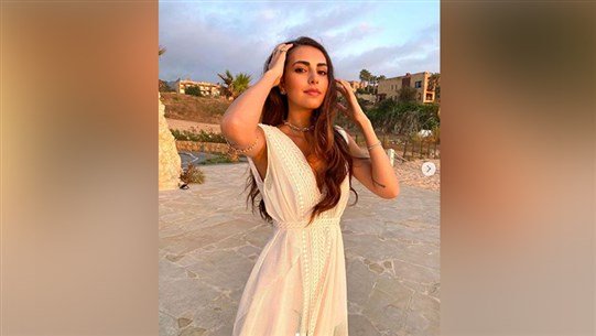 فاليري أبو شقرا بالأبيض قبل زفافها