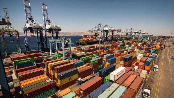 الهيئة البحرية تبحث معالجة انتظار السفن وتعزيز انسيابية العمليات في موانئ العقبة