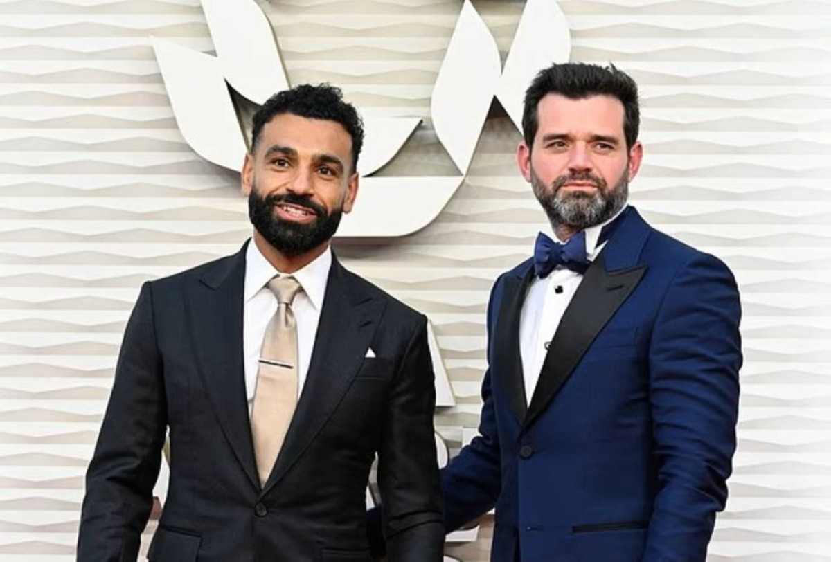 وكيل محمد صلاح يكسر الصمت ويشعل الجدل حول مستقبله