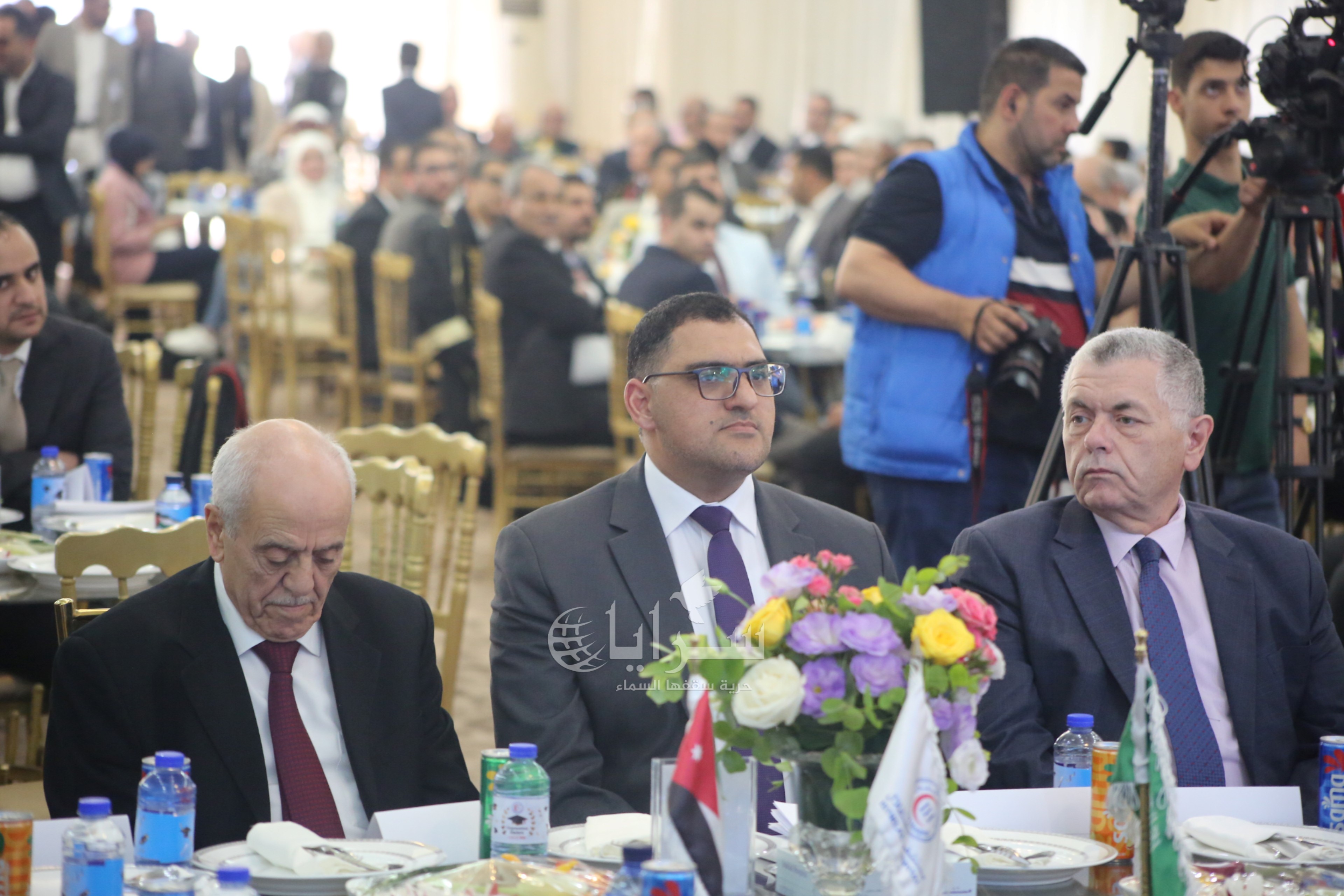 مستشفى الاستقلال يحتفل بعيد الاستقلال