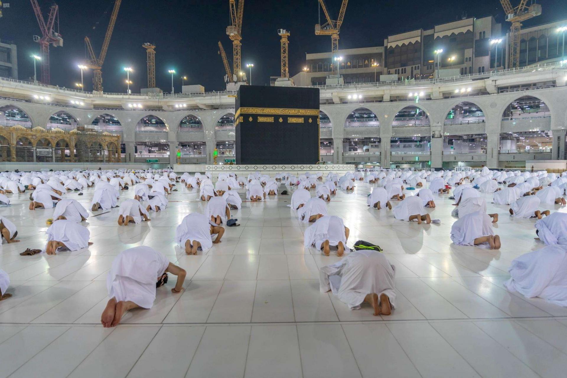 أخبار العمرة في شهر رمضان في المسجد الحرام وزيارة المسجد النبوي