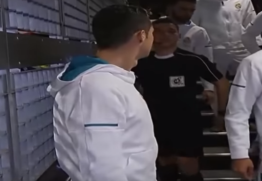 بالفيديو .. شاهد ماذا اجاب رونالدو طفل قال له انت الأول اما ميسي