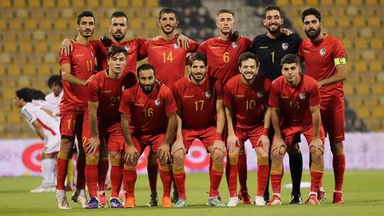 سوريا وقطر في مباراة مصيرية ..  أسماء اللاعبين