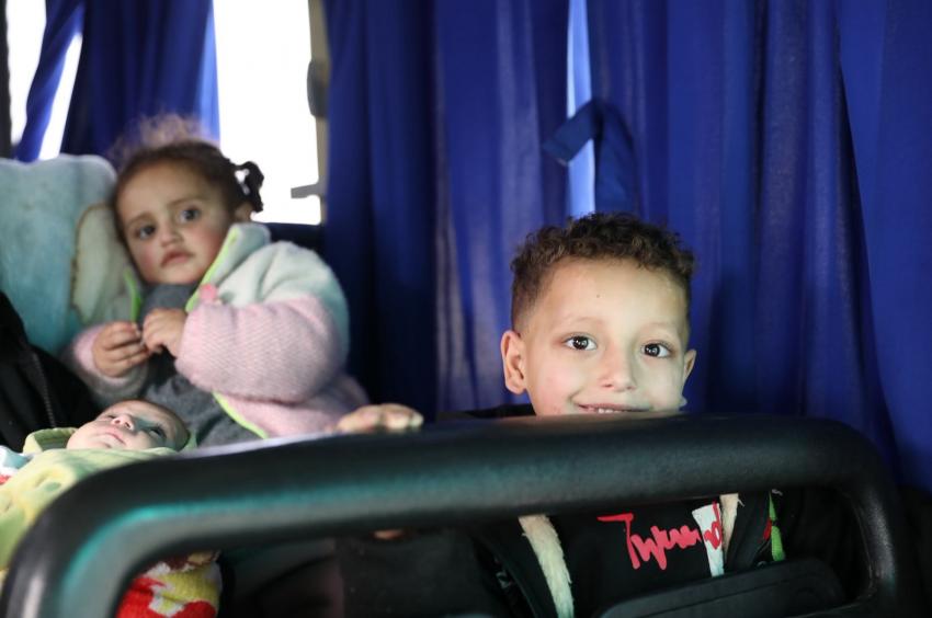 الجيش: إجلاء الدفعة 23 من أطفال غزة المرضى للعلاج في الأردن