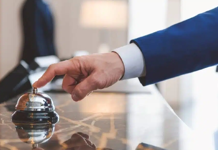 قواعد التعامل مع موظفي الفنادق باحترام