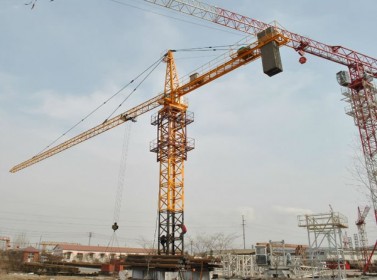 عمان : وفاة عامل مصري سقط عن رافعة قرب دوار الكيلو