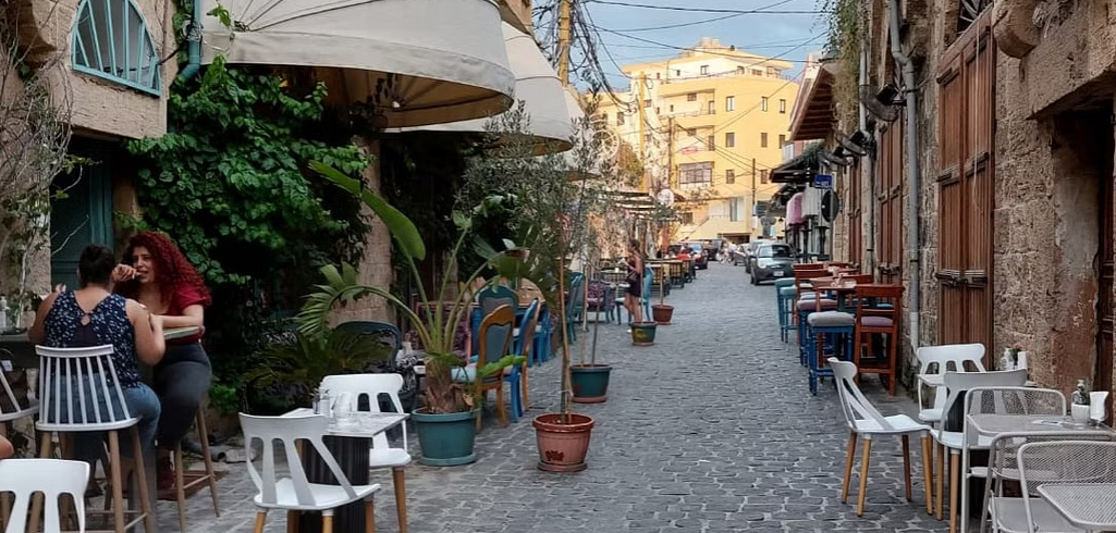لبنان ..  صيف وشتاء فوق سطح واحد
