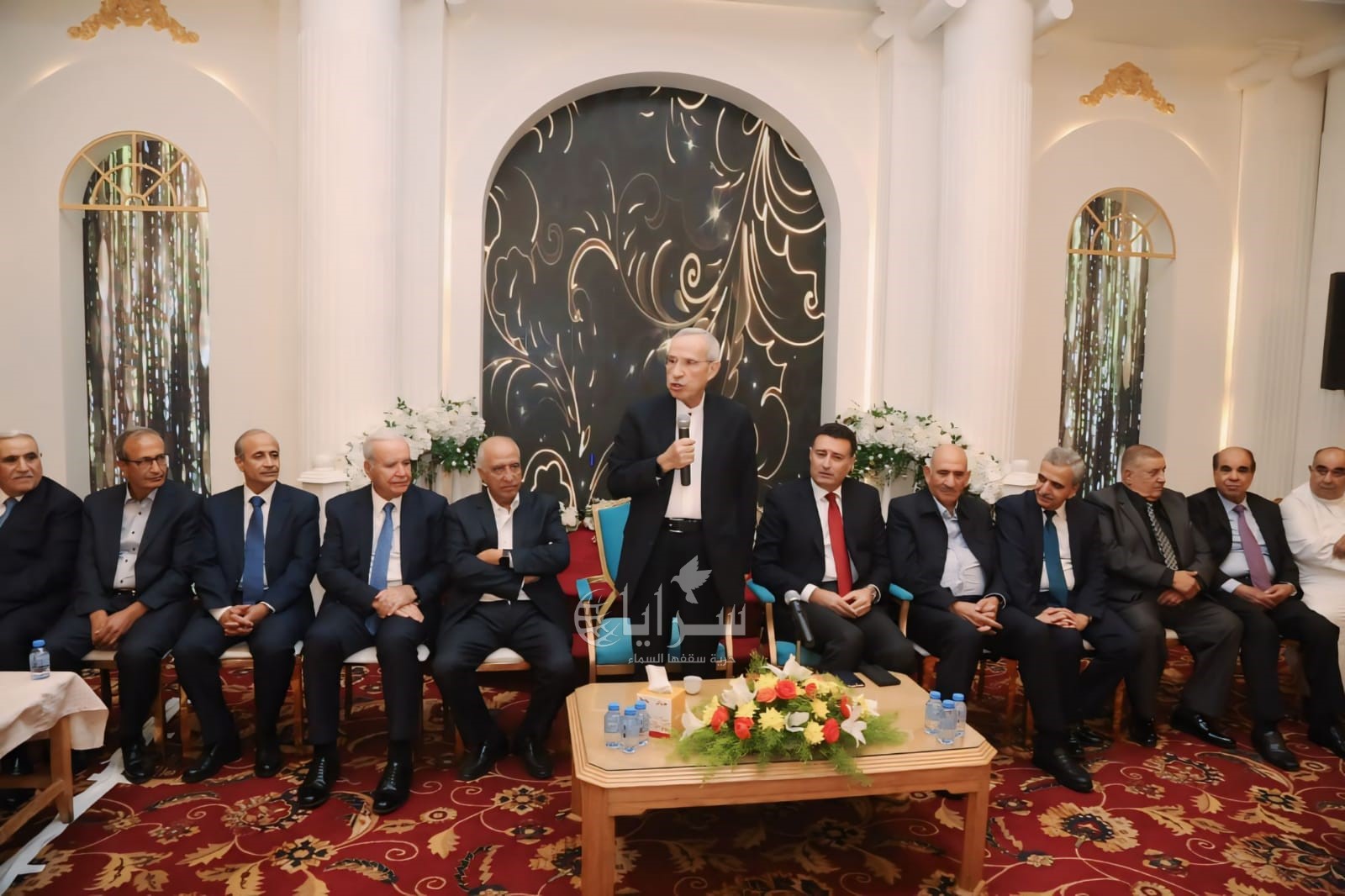 البدور والكايد نسايب  ..  العجلوني طلب والصفدي أعطى  ..  صور 