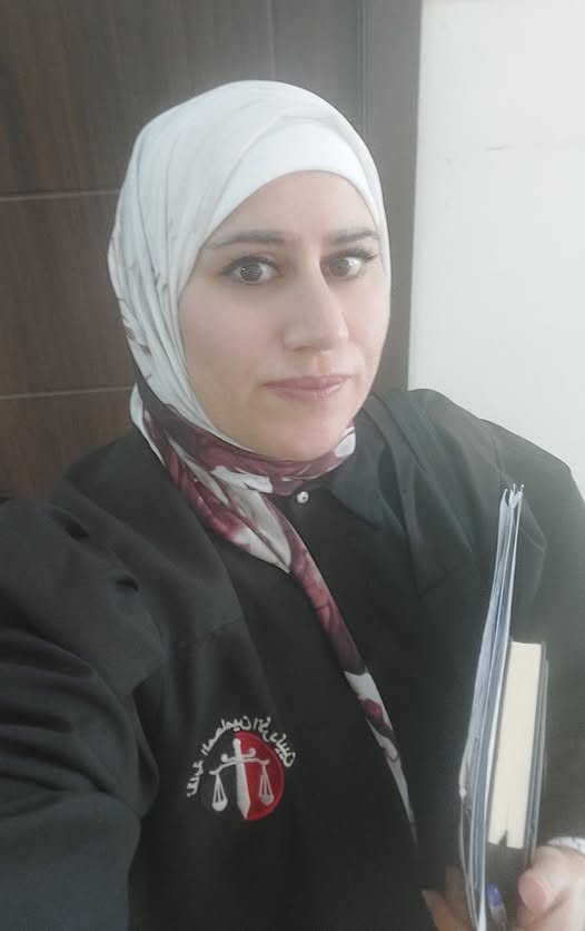 محامية: تفتيش هاتف زوجك "جريمة إلكترونية" قد تضعك خلف القضبان 