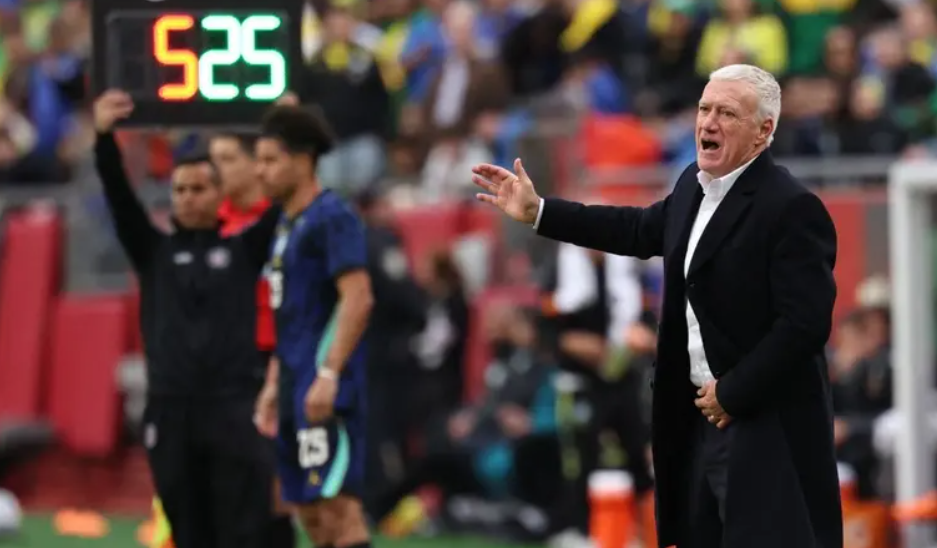 "لن أهدر وقتي" ..  ديشان يرفض الحديث عن زيدان