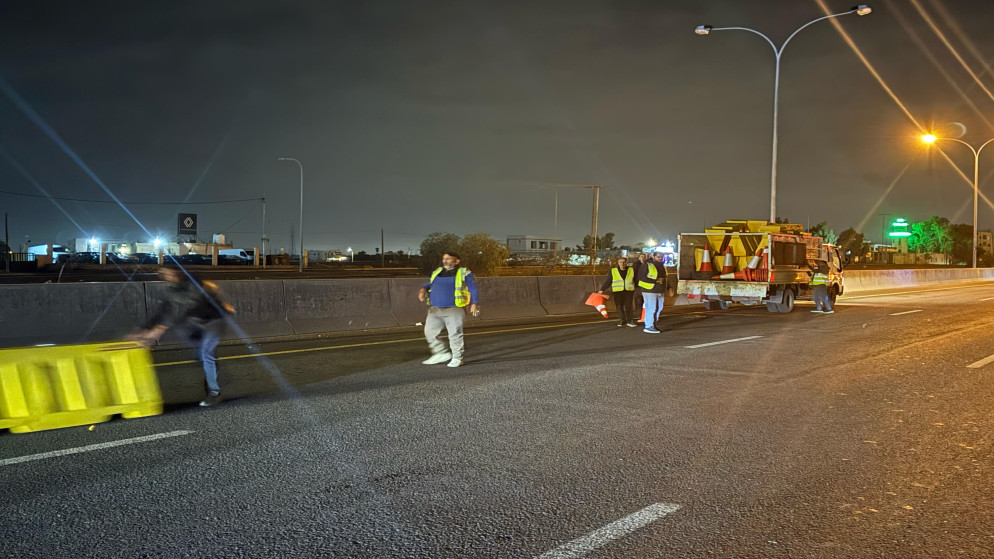 استبدال وتحديث وحدات الإنارة على طريق المطار