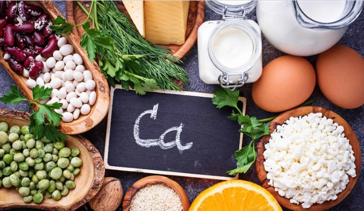 هل يحتاج كبار السن مكملات فيتامين د والكالسيوم؟