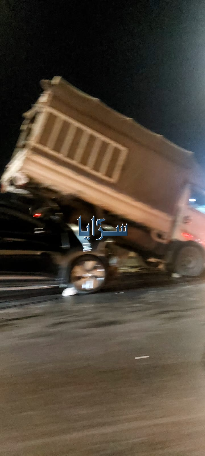 حادث غريب مقابل مخابز جواد على اتوستراد الزرقاء - صور