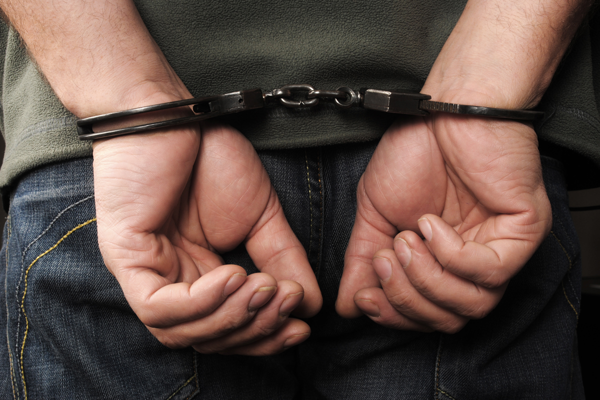 القبض على (17) شخصاً من مروجي ومتعاطي المواد المخدرة والمطلوبين خلال حملة امنية في منطقة غور الصافي