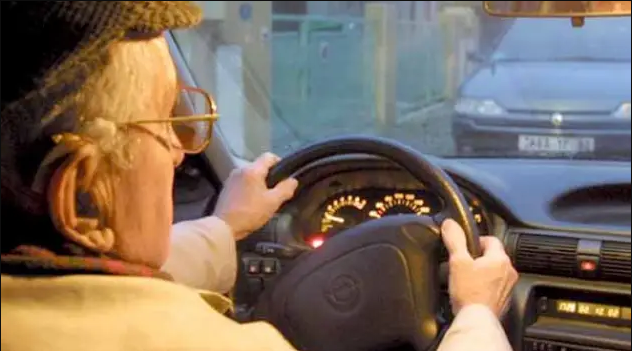 نصائح للسائقين كبار السن أثناء القيادة