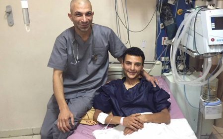 "البشير" : طبيب ينقذ شاب عشريني من الموت بعد توقف قلبه و الرئتين لأكثر من نصف ساعة
