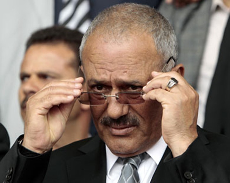 صالح يعرض مبادرة تتضمن نزع أسلحة الحوثيين