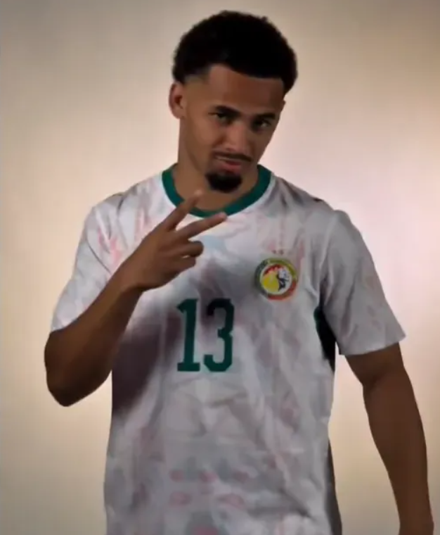 السنغال تتحدى "الكاف" وتضيف نجمة إلى قميصها في المونديال