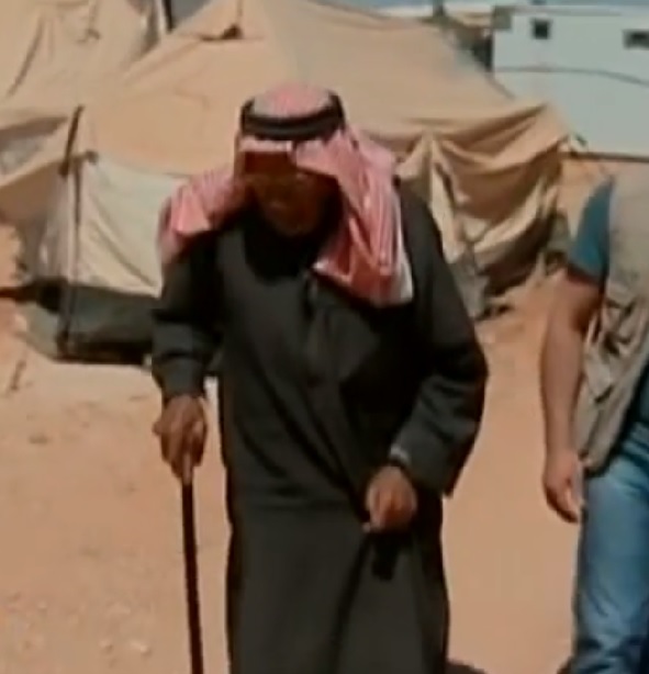 بالفيديو  ..  سوري عمره 107 سنوات نزح إلى الأردن سيراً على الأقدام