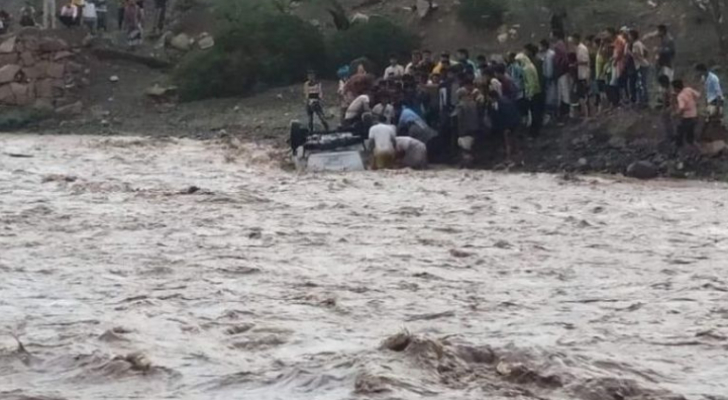 وفاة 10 أطفال بغرق قارب في باكستان