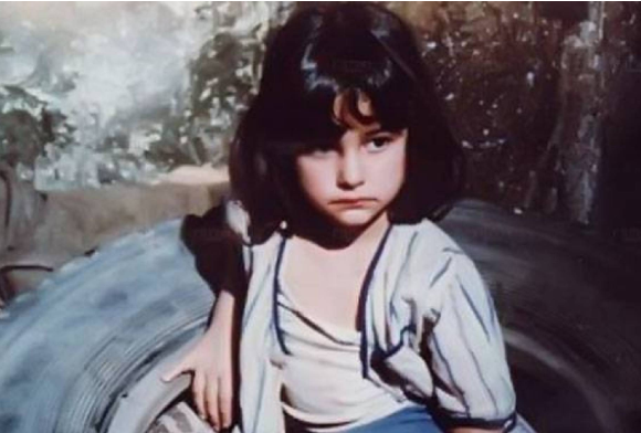 الطفلة "بلية" تفاجئ الجميع بارتداء الحجاب ..  وتثير ضجة بفيديو على "فايسبوك"