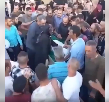 فيديو صادم في لبنان لشخص اكتشف ذووه أنه حي بينما كانوا يهمّون بدفنه 