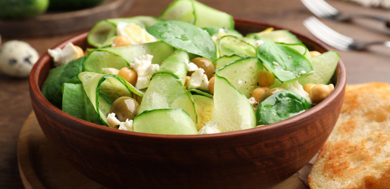 6 وصفات سلطة خيار منعشة لسفرة إفطار رمضان