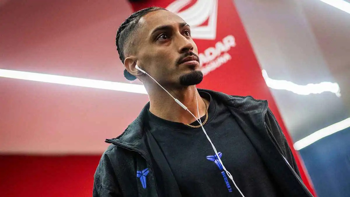 عرض بقيمة 90 مليون يورو ..  الدوري السعودي يغازل برشلونة لضم رافينيا 