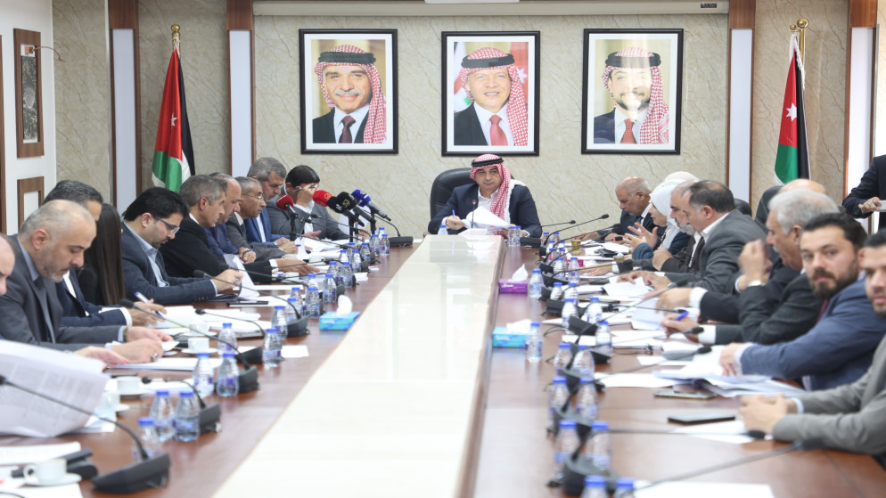 مطالب نيابية بحل قضايا المستأجرين المتخلّفين عن دفع فواتير الكهرباء