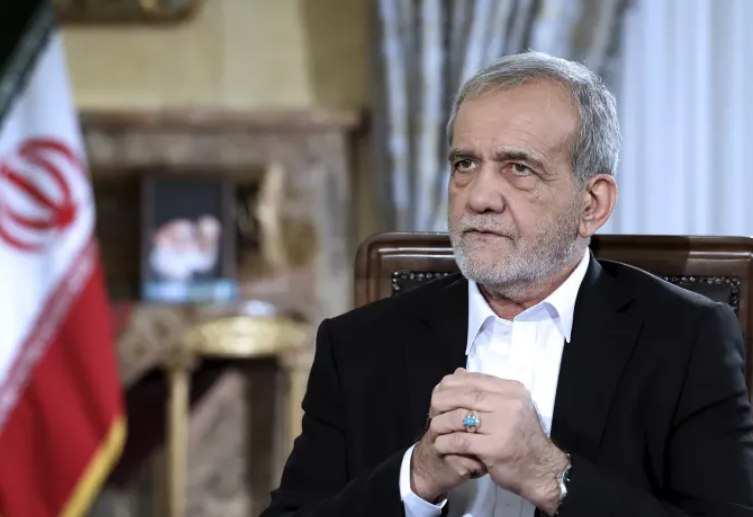 الرئيس الإيراني: بعض الدول "بدأت جهود وساطة" لإنهاء الحرب